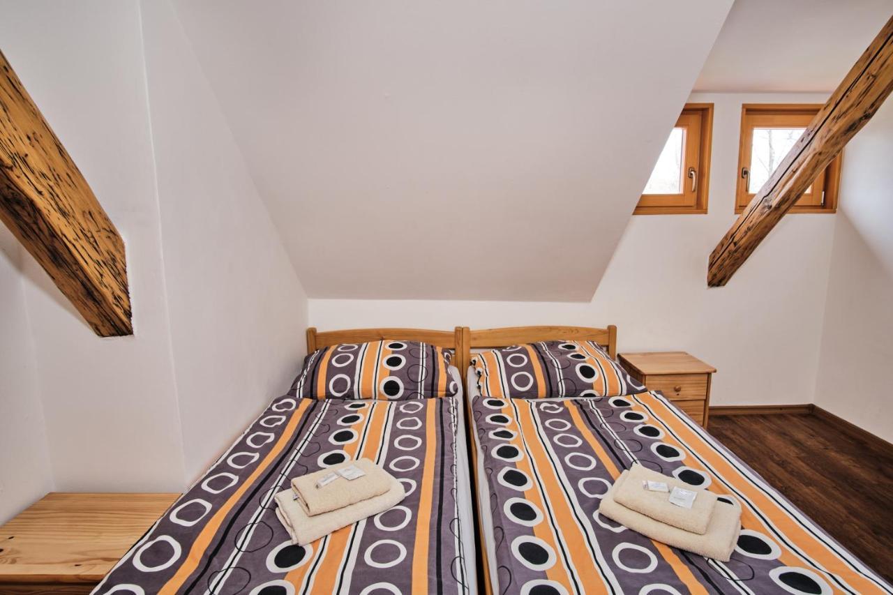 Strnadovsky Mlyn Hotel Jesenice  Exterior photo