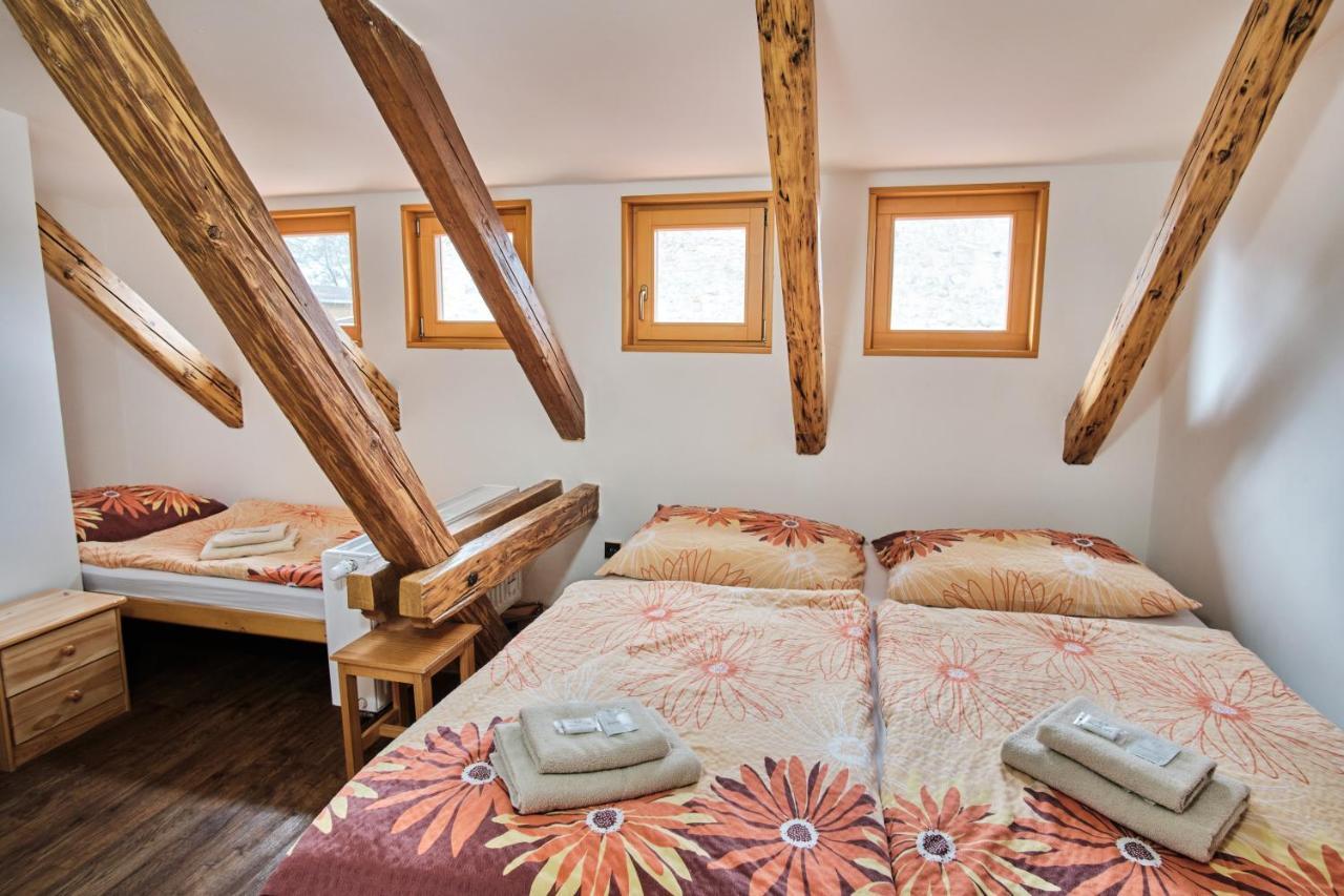 Strnadovsky Mlyn Hotel Jesenice  Exterior photo