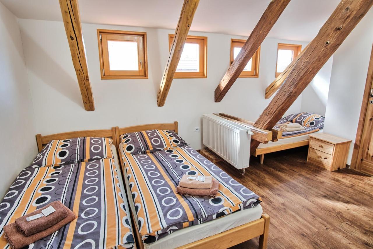 Strnadovsky Mlyn Hotel Jesenice  Exterior photo